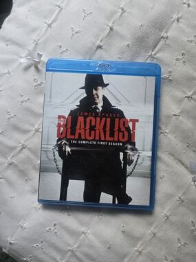 The Blacklist: The Complete First Season Blu-ray - Red & Black Cover
